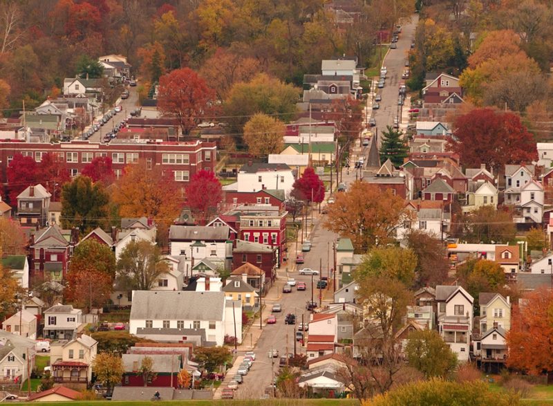 Small Community Banks Struggle to Offer the Right Technology to Clients